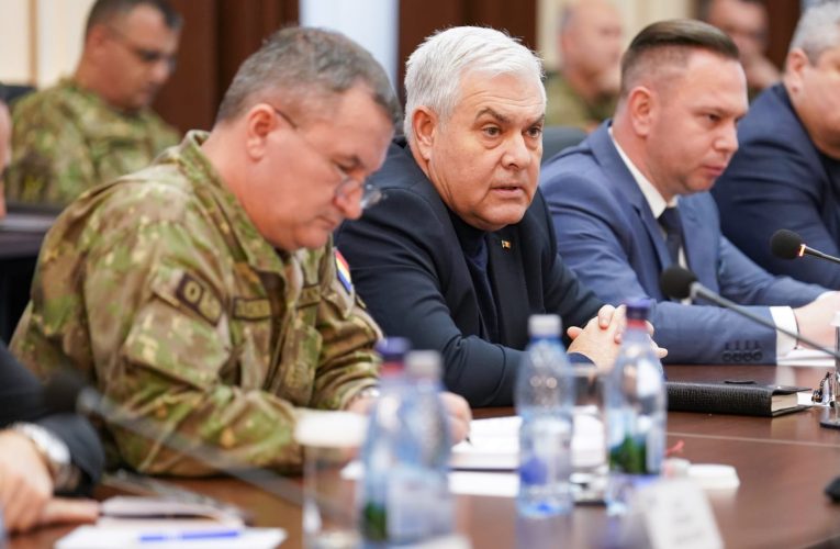 Vizită de lucru a comisiilor reunite de Apărare ale Parlamentului României, la ministrul Tîlvăr