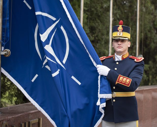 Ceremonii la sediul MApN, dedicate sărbătoririi Zilei NATO în România