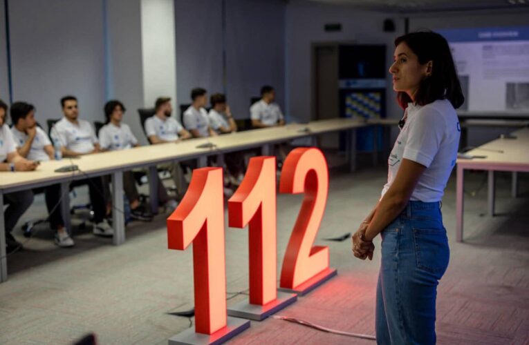 STS a dat „update” la 112: Sistem alternativ de comunicare pentru persoanele cu deficiențe de auz