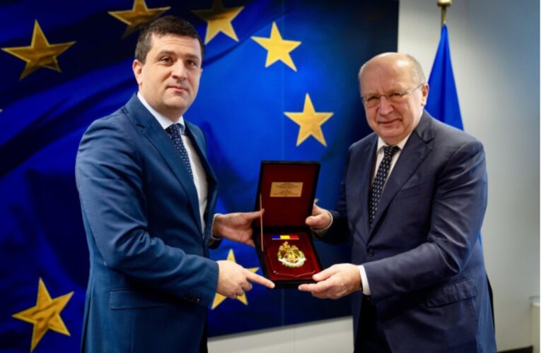 Miruță (MApN) a spus la Bruxelles că România va avea industrie de apărare inovatoare în 2030, deși nu știe cum s-o finanțeze pe cea existentă