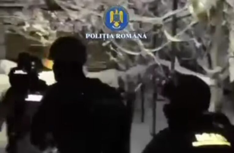 Percheziții și rețineri în București: Părinți care își trimiteau copiii minori la cerșit